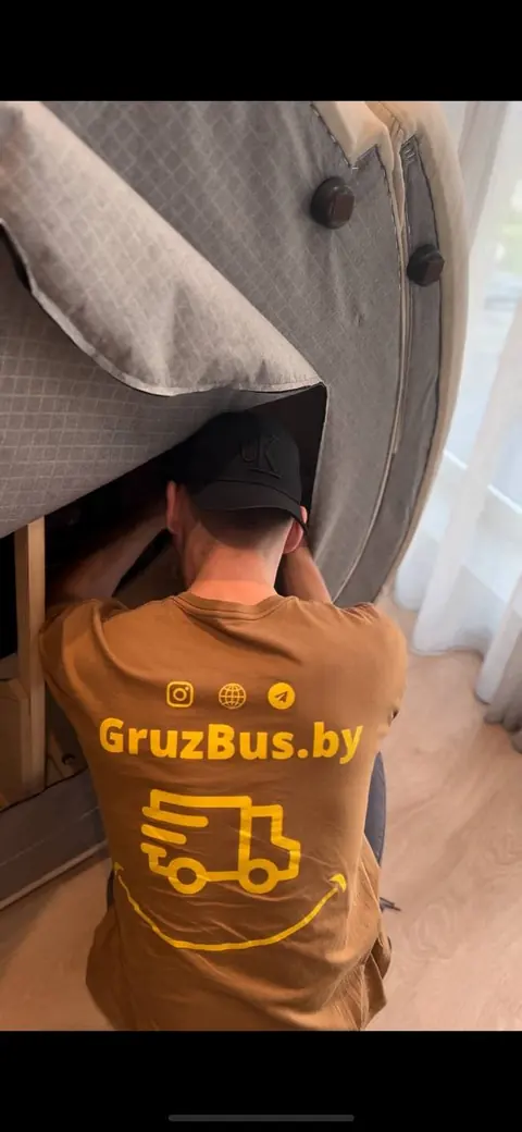 Разборка дивана по секциям — бригада GruzBus на перевозке вещей небольшого объёма